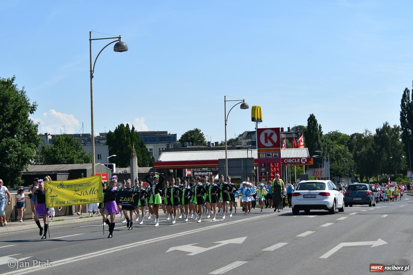 Zdjęcie w galerii na portalu naszraciborz.pl: Międzynarodowe Spotkania Artystyczne w Raciborzu. Barwny korowód przeszedł ulicami miasta wiadomości z regionu