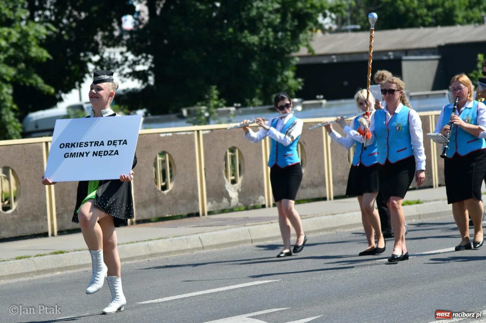 Zdjęcie w galerii na portalu naszraciborz.pl: Międzynarodowe Spotkania Artystyczne w Raciborzu. Barwny korowód przeszedł ulicami miasta wiadomości z regionu