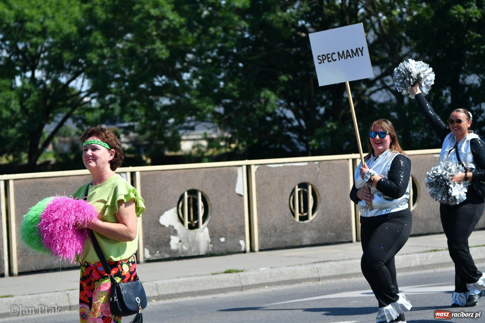 Zdjęcie w galerii na portalu naszraciborz.pl: Międzynarodowe Spotkania Artystyczne w Raciborzu. Barwny korowód przeszedł ulicami miasta wiadomości z regionu