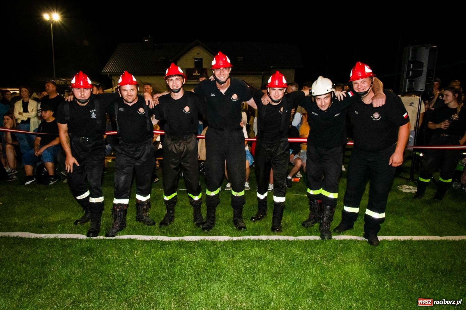 Zdjęcie w galerii na portalu naszraciborz.pl: Bój o rekord toru. Samborowice najlepsze na nocnych zawodach w Bolesławiu wiadomości z regionu