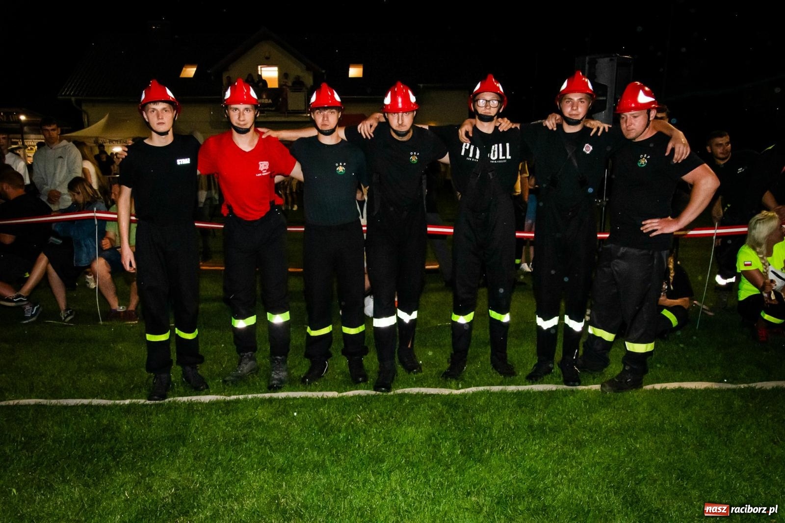 Zdjęcie w galerii na portalu naszraciborz.pl: Bój o rekord toru. Samborowice najlepsze na nocnych zawodach w Bolesławiu wiadomości z regionu