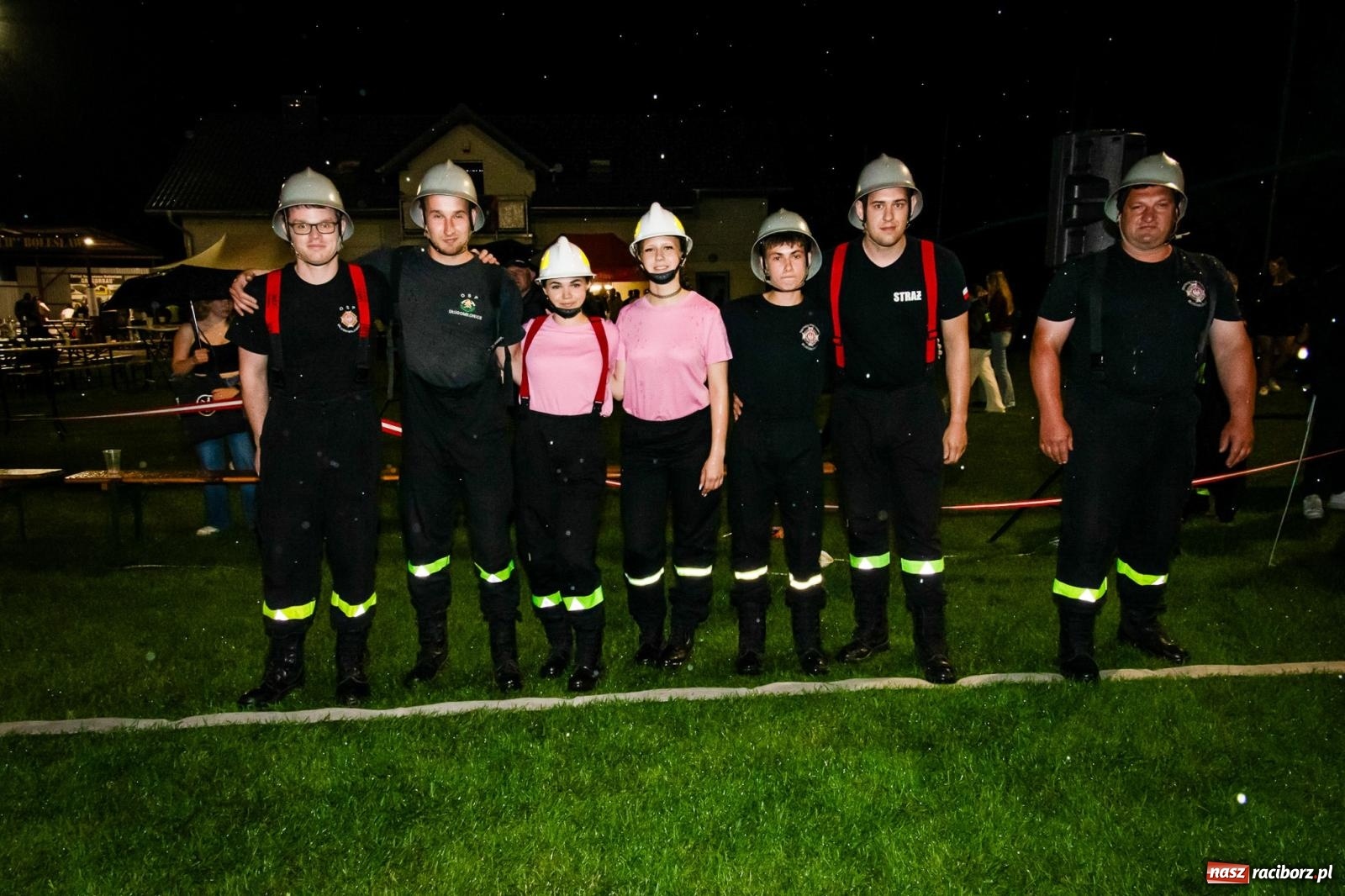 Zdjęcie w galerii na portalu naszraciborz.pl: Bój o rekord toru. Samborowice najlepsze na nocnych zawodach w Bolesławiu wiadomości z regionu