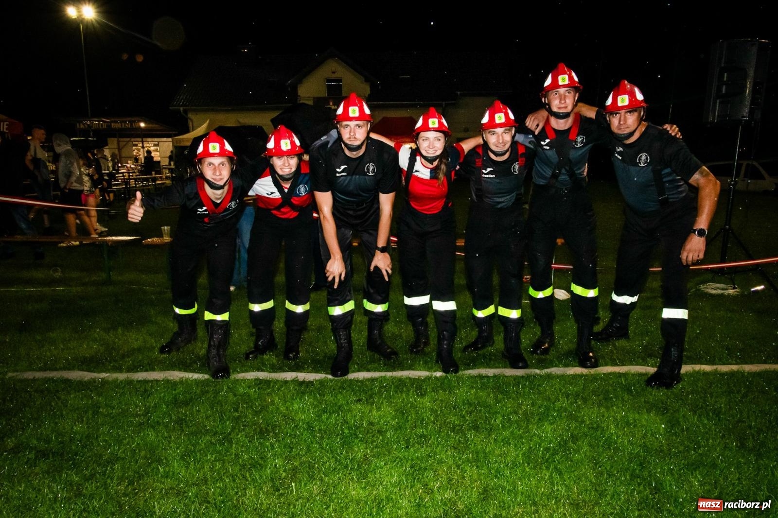 Zdjęcie w galerii na portalu naszraciborz.pl: Bój o rekord toru. Samborowice najlepsze na nocnych zawodach w Bolesławiu wiadomości z regionu