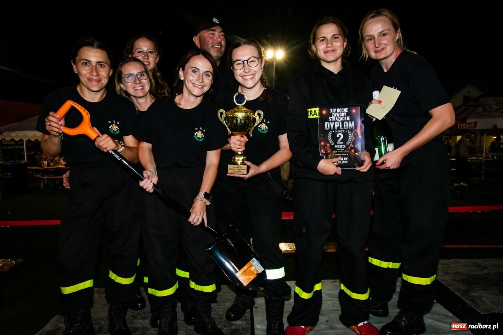 Zdjęcie w galerii na portalu naszraciborz.pl: Bój o rekord toru. Samborowice najlepsze na nocnych zawodach w Bolesławiu wiadomości z regionu