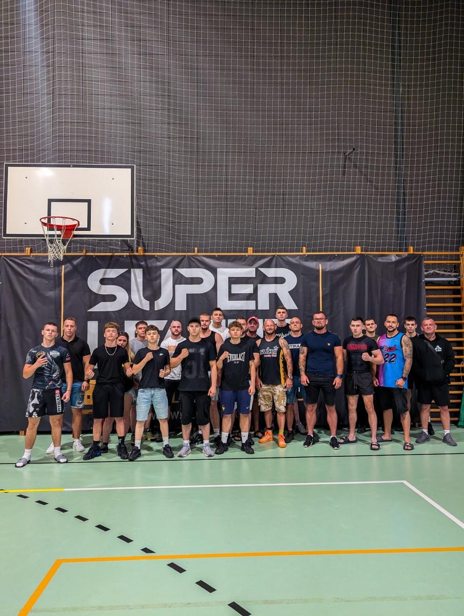 Zdjęcie w galerii na portalu naszraciborz.pl: Wielki triumf zawodników Łamatora Racibórz w Bieruniu. Drużynowe wicemistrzostwo na Super League Fights wiadomości z regionu