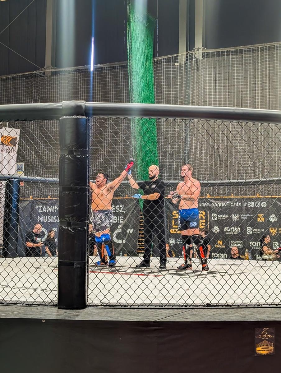 Zdjęcie w galerii na portalu naszraciborz.pl: Wielki triumf zawodników Łamatora Racibórz w Bieruniu. Drużynowe wicemistrzostwo na Super League Fights wiadomości z regionu