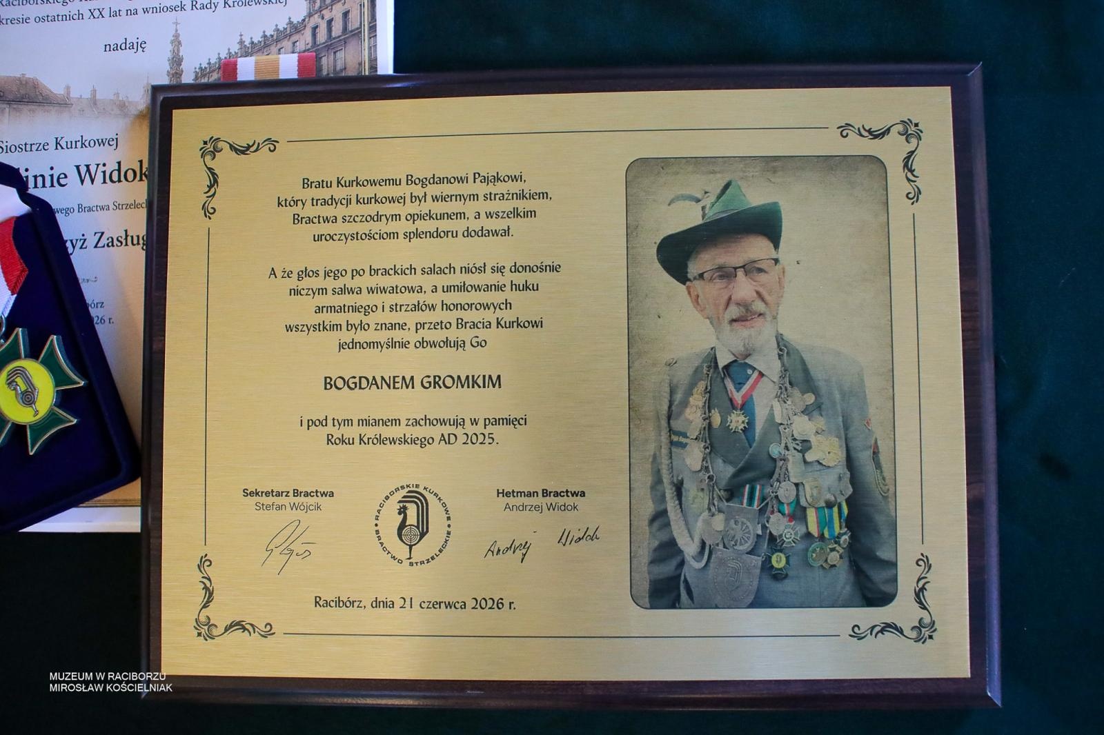 Zdjęcie w galerii na portalu naszraciborz.pl: Królowa zasiadła na tronie. Bracia kurkowi złożyli gratulacje wiadomości z regionu