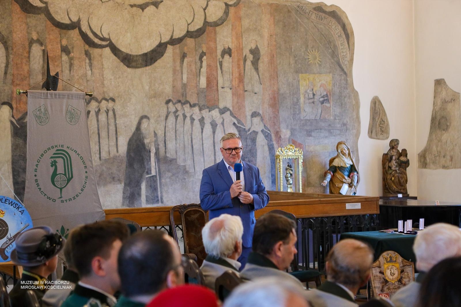 Zdjęcie w galerii na portalu naszraciborz.pl: Królowa zasiadła na tronie. Bracia kurkowi złożyli gratulacje wiadomości z regionu