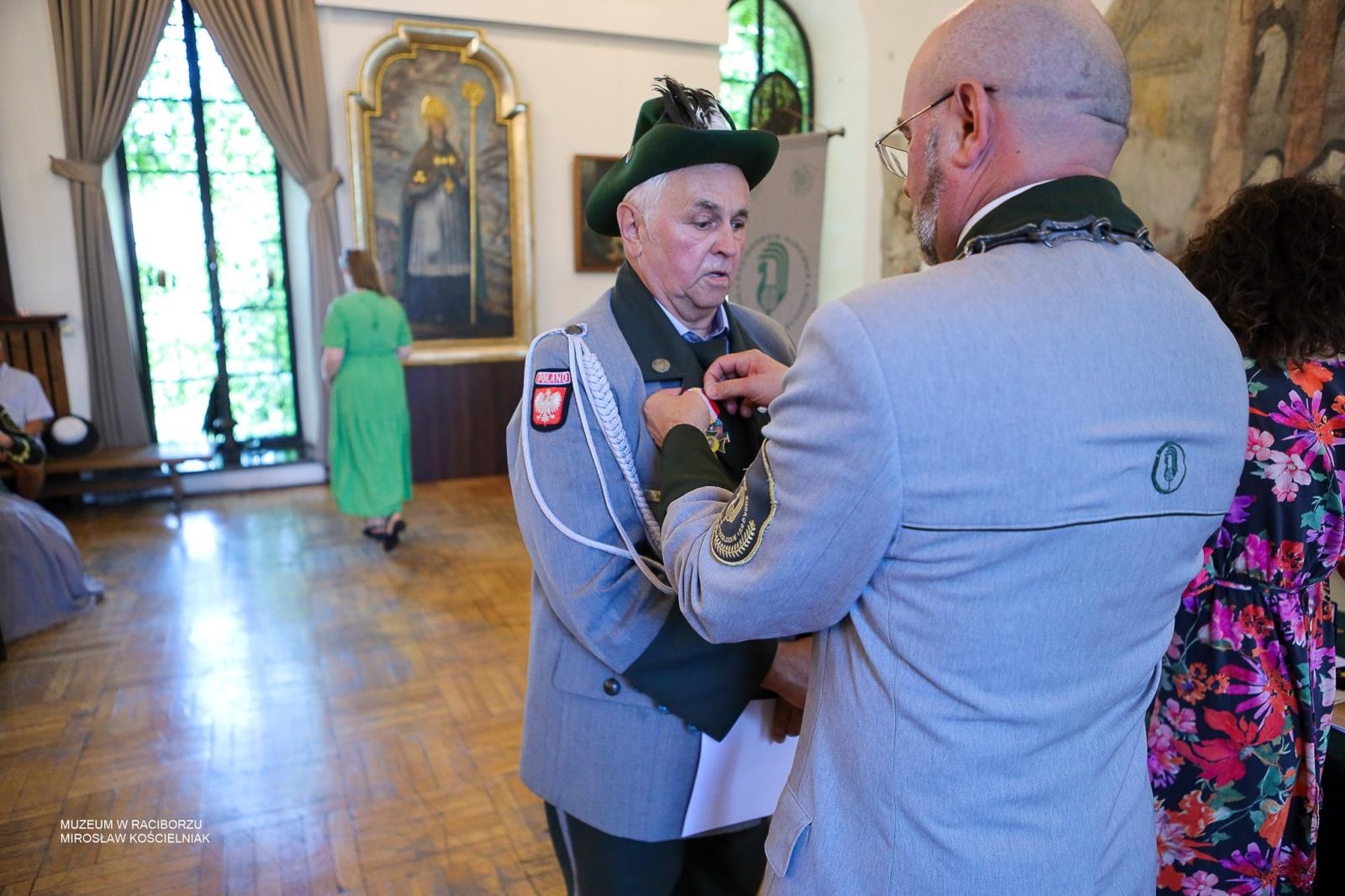 Zdjęcie w galerii na portalu naszraciborz.pl: Królowa zasiadła na tronie. Bracia kurkowi złożyli gratulacje wiadomości z regionu