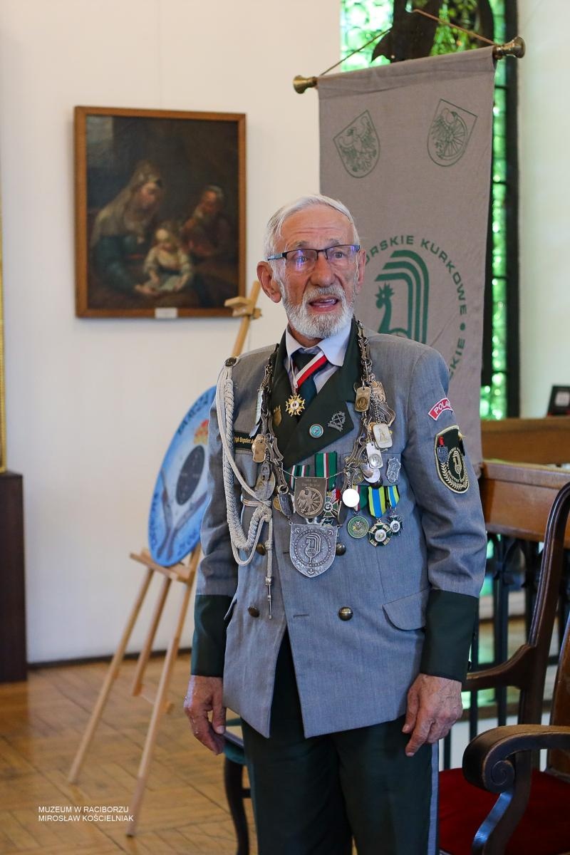 Zdjęcie w galerii na portalu naszraciborz.pl: Królowa zasiadła na tronie. Bracia kurkowi złożyli gratulacje wiadomości z regionu