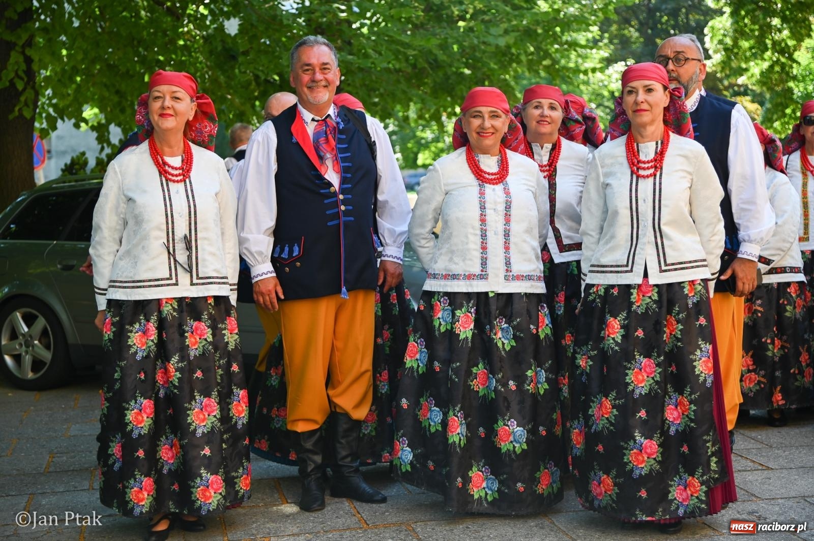 Zdjęcie w galerii na portalu naszraciborz.pl: Międzynarodowy folklor w Raciborzu. Zespoły z Kolumbii, Czech i Polski wspólnie na festiwalu wiadomości z regionu