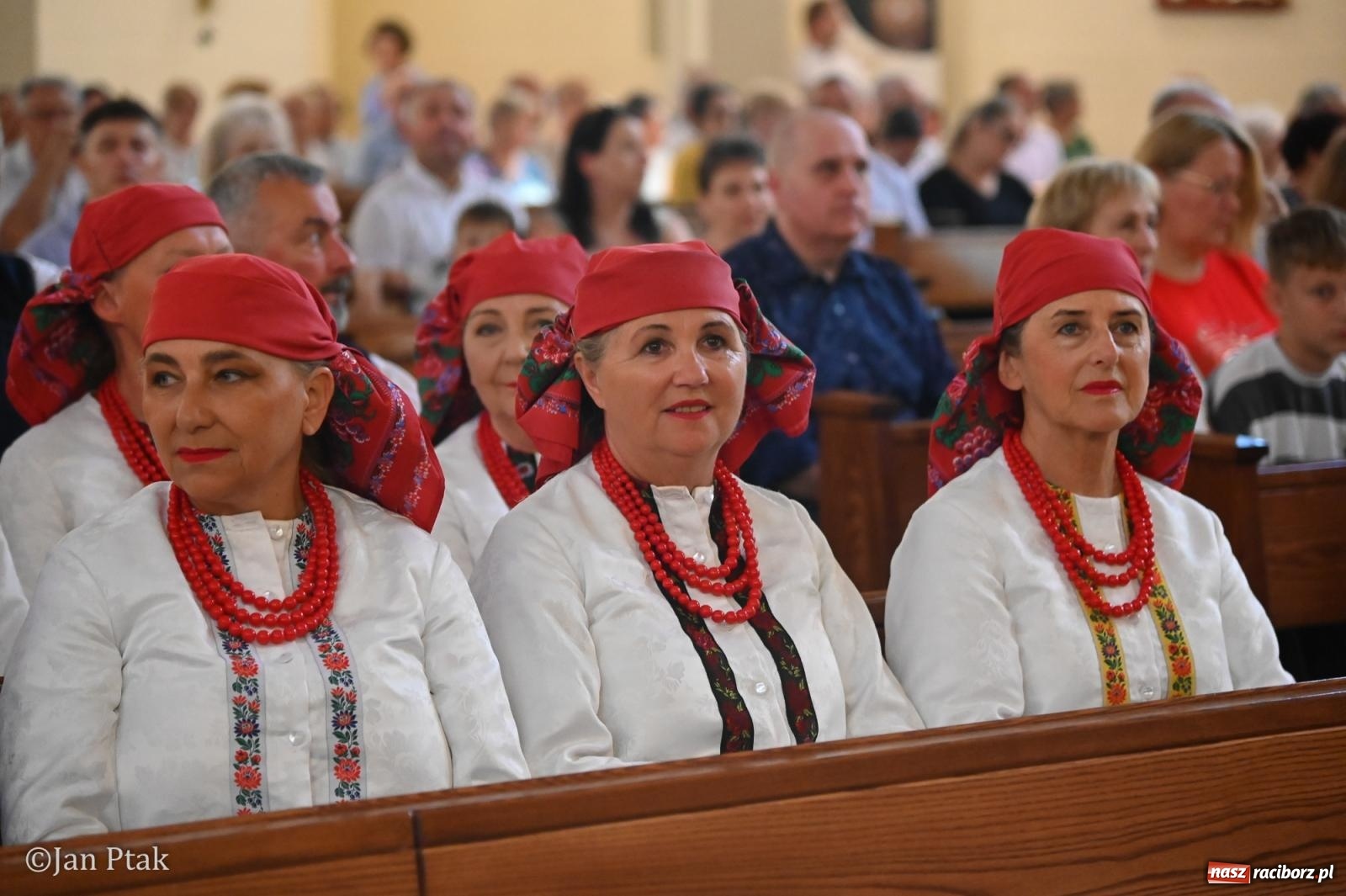 Zdjęcie w galerii na portalu naszraciborz.pl: Międzynarodowy folklor w Raciborzu. Zespoły z Kolumbii, Czech i Polski wspólnie na festiwalu wiadomości z regionu