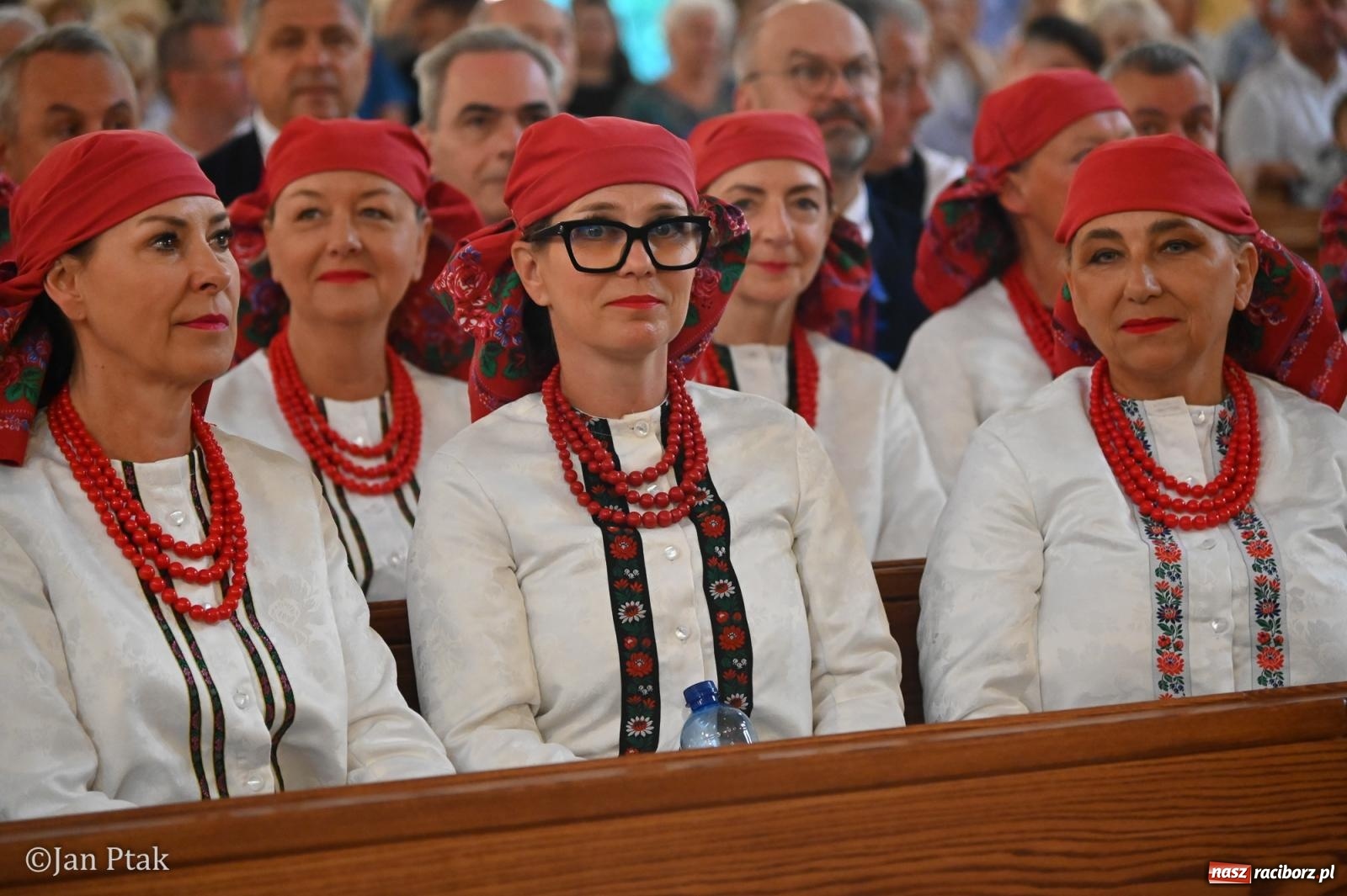 Zdjęcie w galerii na portalu naszraciborz.pl: Międzynarodowy folklor w Raciborzu. Zespoły z Kolumbii, Czech i Polski wspólnie na festiwalu wiadomości z regionu