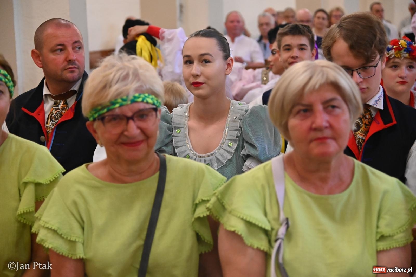 Zdjęcie w galerii na portalu naszraciborz.pl: Międzynarodowy folklor w Raciborzu. Zespoły z Kolumbii, Czech i Polski wspólnie na festiwalu wiadomości z regionu