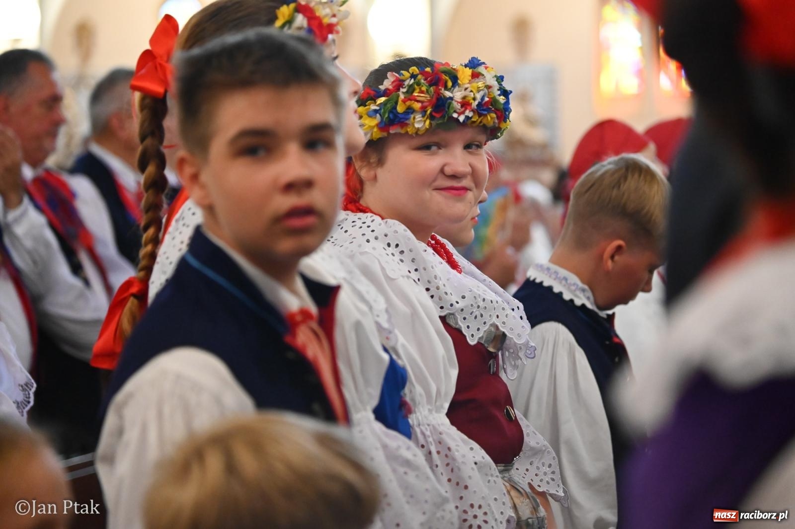Zdjęcie w galerii na portalu naszraciborz.pl: Międzynarodowy folklor w Raciborzu. Zespoły z Kolumbii, Czech i Polski wspólnie na festiwalu wiadomości z regionu
