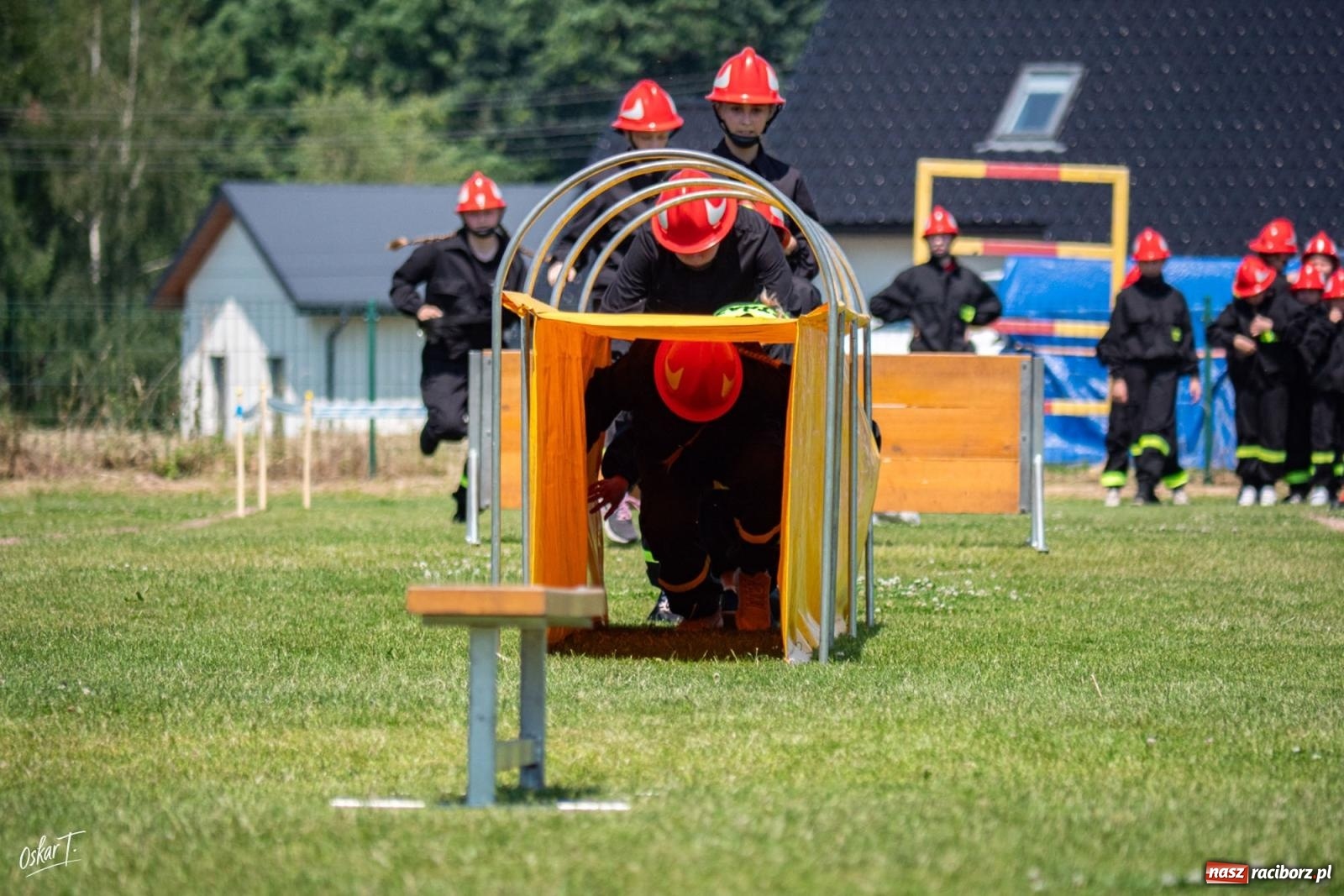 Zdjęcie w galerii na portalu naszraciborz.pl: Upał, emocje i walka do końca. Strażacy rywalizowali w Raszczycach [FOTO] wiadomości z regionu