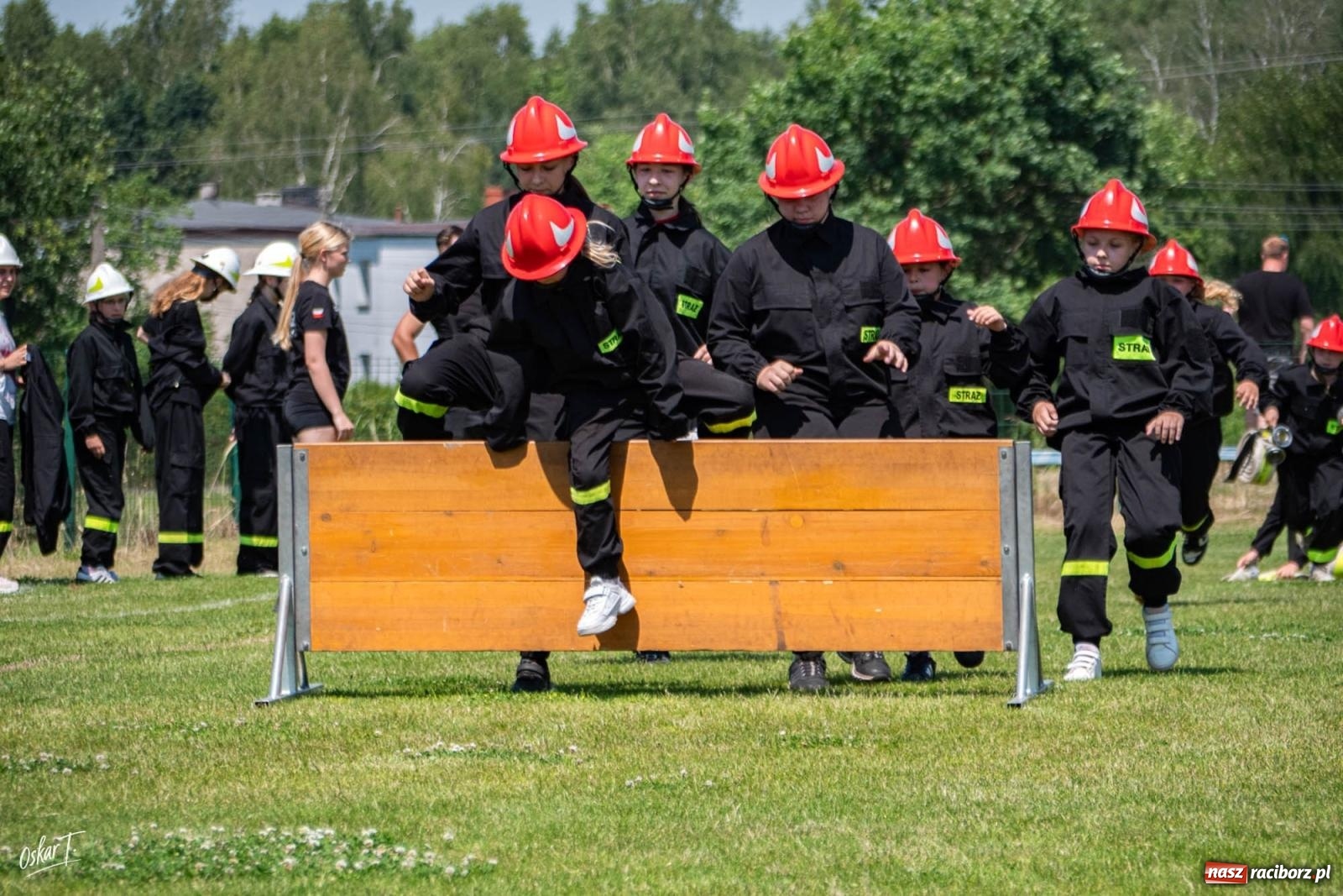 Zdjęcie w galerii na portalu naszraciborz.pl: Upał, emocje i walka do końca. Strażacy rywalizowali w Raszczycach [FOTO] wiadomości z regionu
