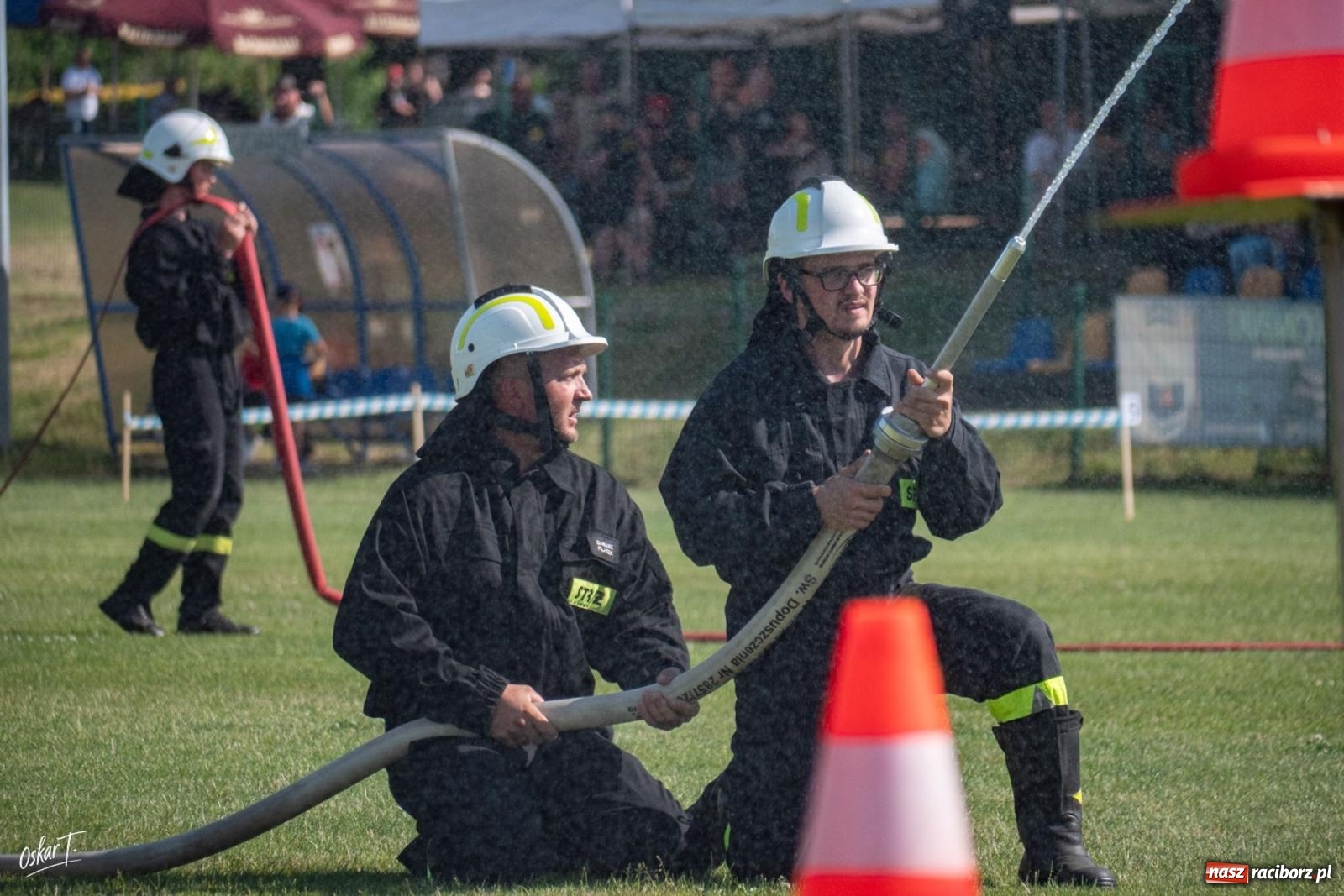 Zdjęcie w galerii na portalu naszraciborz.pl: Upał, emocje i walka do końca. Strażacy rywalizowali w Raszczycach [FOTO] wiadomości z regionu
