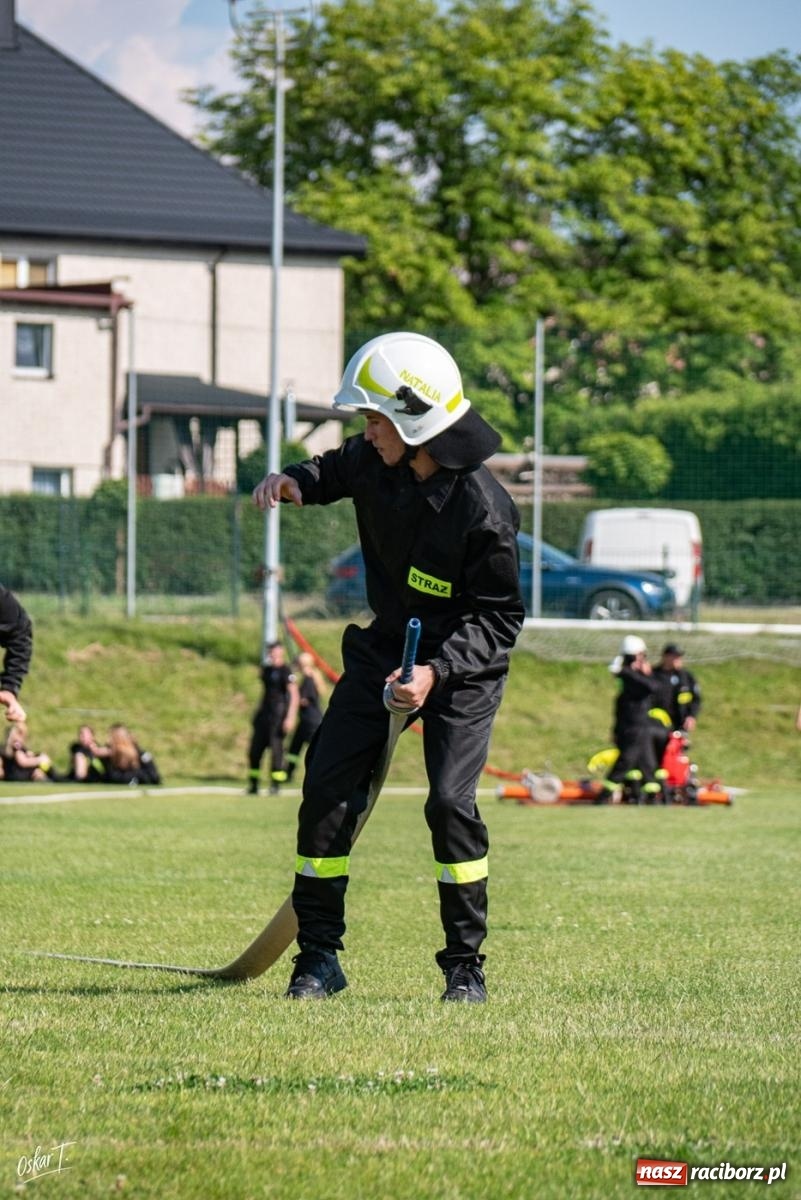 Zdjęcie w galerii na portalu naszraciborz.pl: Upał, emocje i walka do końca. Strażacy rywalizowali w Raszczycach [FOTO] wiadomości z regionu