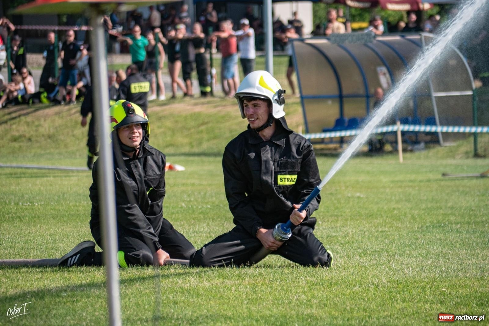 Zdjęcie w galerii na portalu naszraciborz.pl: Upał, emocje i walka do końca. Strażacy rywalizowali w Raszczycach [FOTO] wiadomości z regionu
