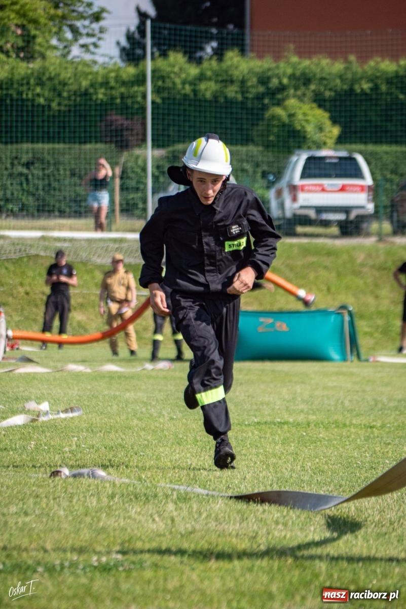 Zdjęcie w galerii na portalu naszraciborz.pl: Upał, emocje i walka do końca. Strażacy rywalizowali w Raszczycach [FOTO] wiadomości z regionu