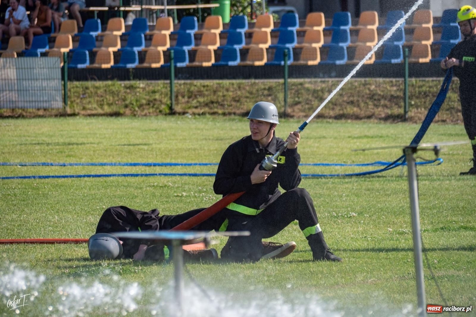Zdjęcie w galerii na portalu naszraciborz.pl: Upał, emocje i walka do końca. Strażacy rywalizowali w Raszczycach [FOTO] wiadomości z regionu