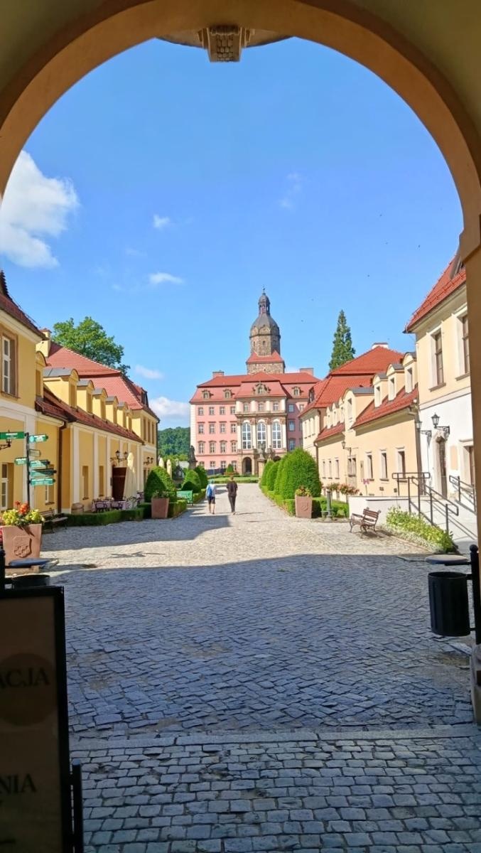 Zdjęcie w galerii na portalu naszraciborz.pl: PTTK Racibórz zwiedzało Zamek Książ i palmiarnię w Wałbrzychu wiadomości z regionu