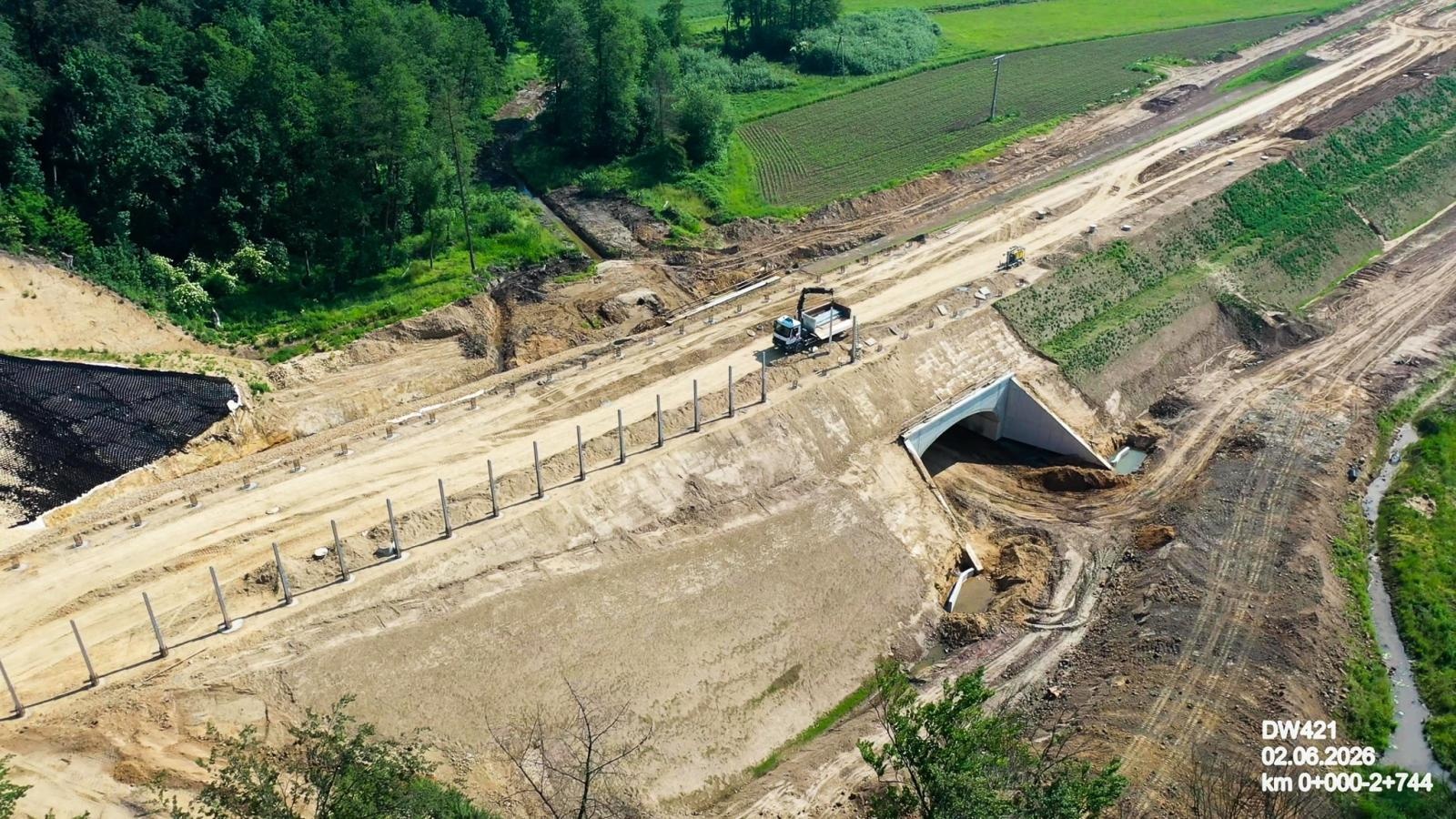 Zdjęcie w galerii na portalu naszraciborz.pl: Nowy most Grzegorzowice–Ciechowice rośnie w oczach. Zaawansowanie prac sięgnęło 90 procent wiadomości z regionu