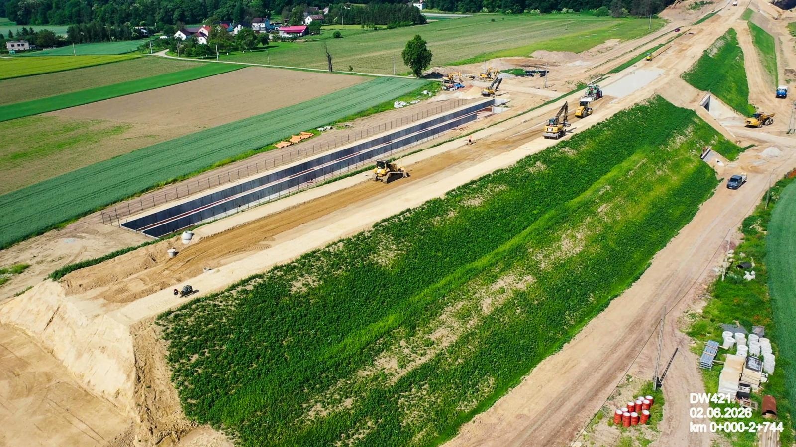 Zdjęcie w galerii na portalu naszraciborz.pl: Nowy most Grzegorzowice–Ciechowice rośnie w oczach. Zaawansowanie prac sięgnęło 90 procent wiadomości z regionu