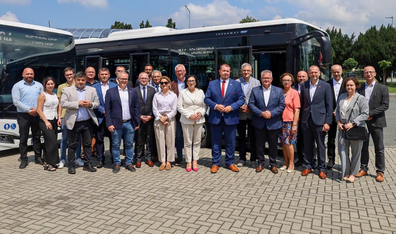 Zdjęcie w galerii na portalu naszraciborz.pl: Nowe hybrydowe autobusy Iveco wzmocniły flotę PKS w Raciborzu wiadomości z regionu