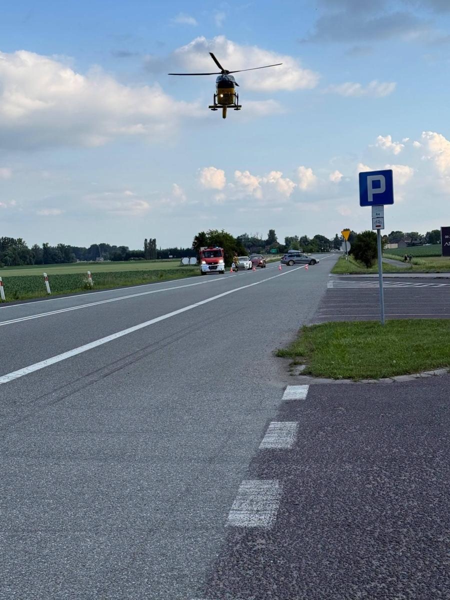 Zdjęcie w galerii na portalu naszraciborz.pl: Motocyklista ranny w wypadku na DK78 w Zabełkowie. Lądował śmigłowiec wiadomości z regionu
