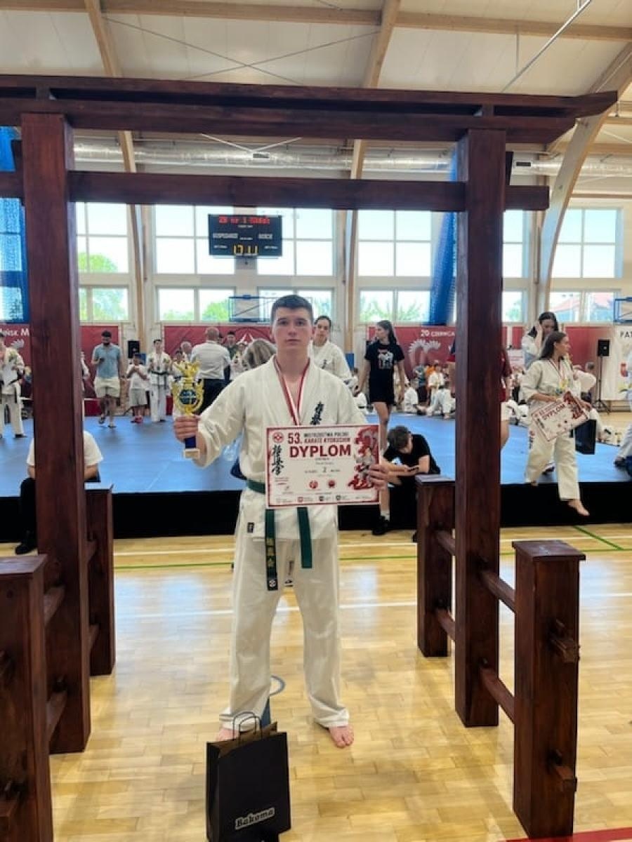 Zdjęcie w galerii na portalu naszraciborz.pl: Srebro Pawła Świętego na Mistrzostwach Polski Karate Kyokushin wiadomości z regionu