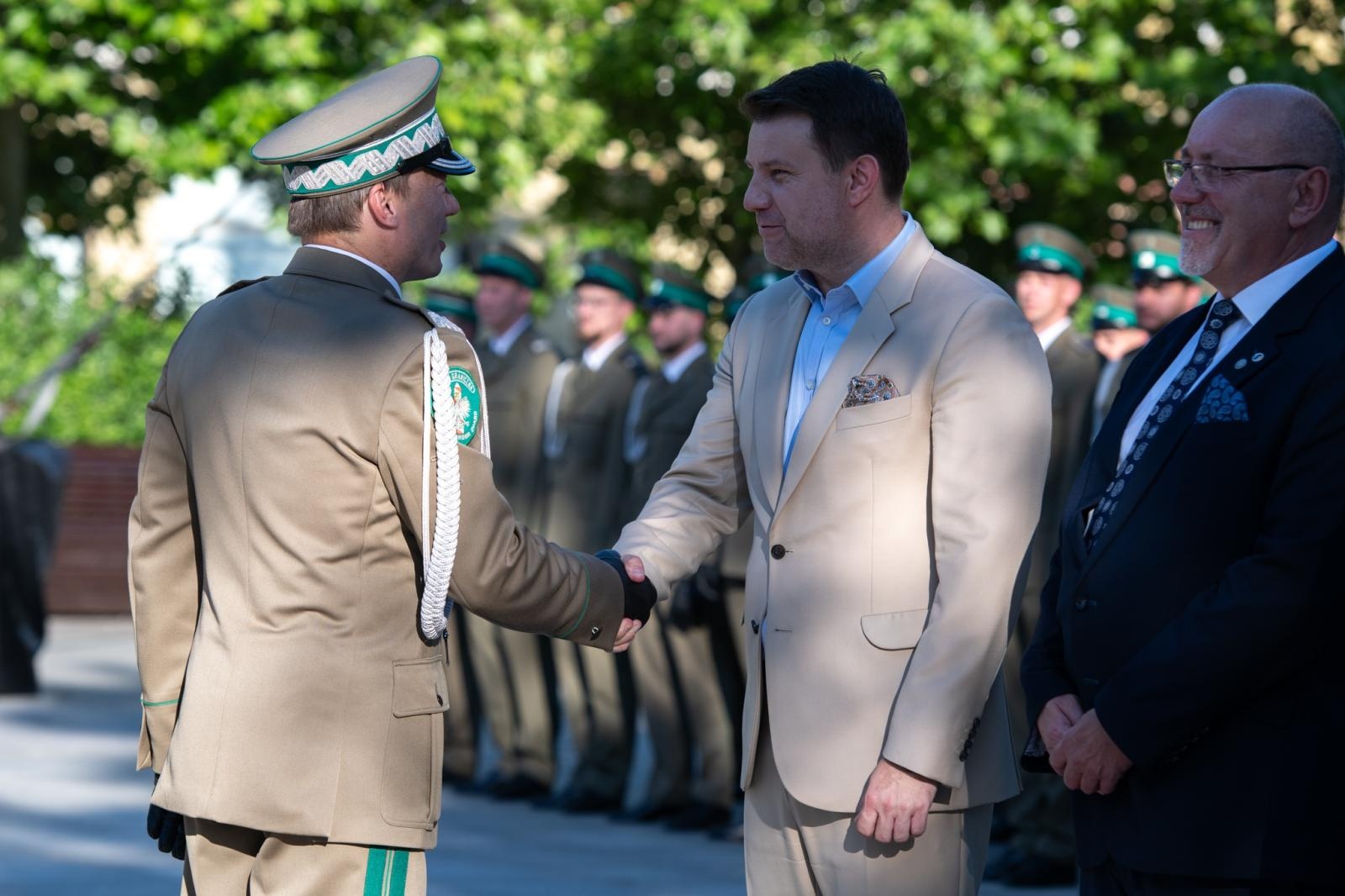 Zdjęcie w galerii na portalu naszraciborz.pl: 22 czerwca funkcjonariusze Śląskiego Oddziału SG uroczyście obchodzili w Opolu 35. rocznicę powstania Straży Granicznej. wiadomości z regionu