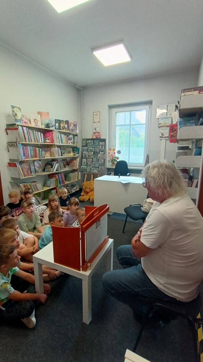Zdjęcie w galerii na portalu naszraciborz.pl: Żywa lekcja ekologii podczas XXV Ogólnopolskiego Tygodnia Czytania Dzieciom w Bibliotece w Rudach wiadomości z regionu