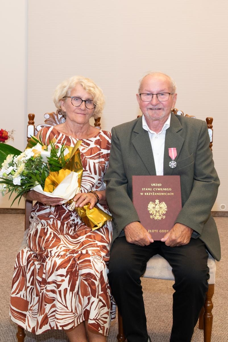 Zdjęcie w galerii na portalu naszraciborz.pl: Złote Gody w Gminie Krzyżanowice. Jubilaci odebrali medale za 50 lat małżeństwa wiadomości z regionu