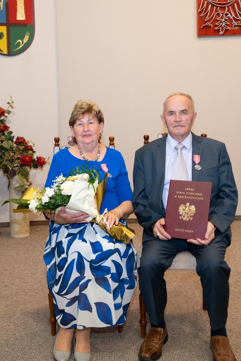 Zdjęcie w galerii na portalu naszraciborz.pl: Złote Gody w Gminie Krzyżanowice. Jubilaci odebrali medale za 50 lat małżeństwa wiadomości z regionu