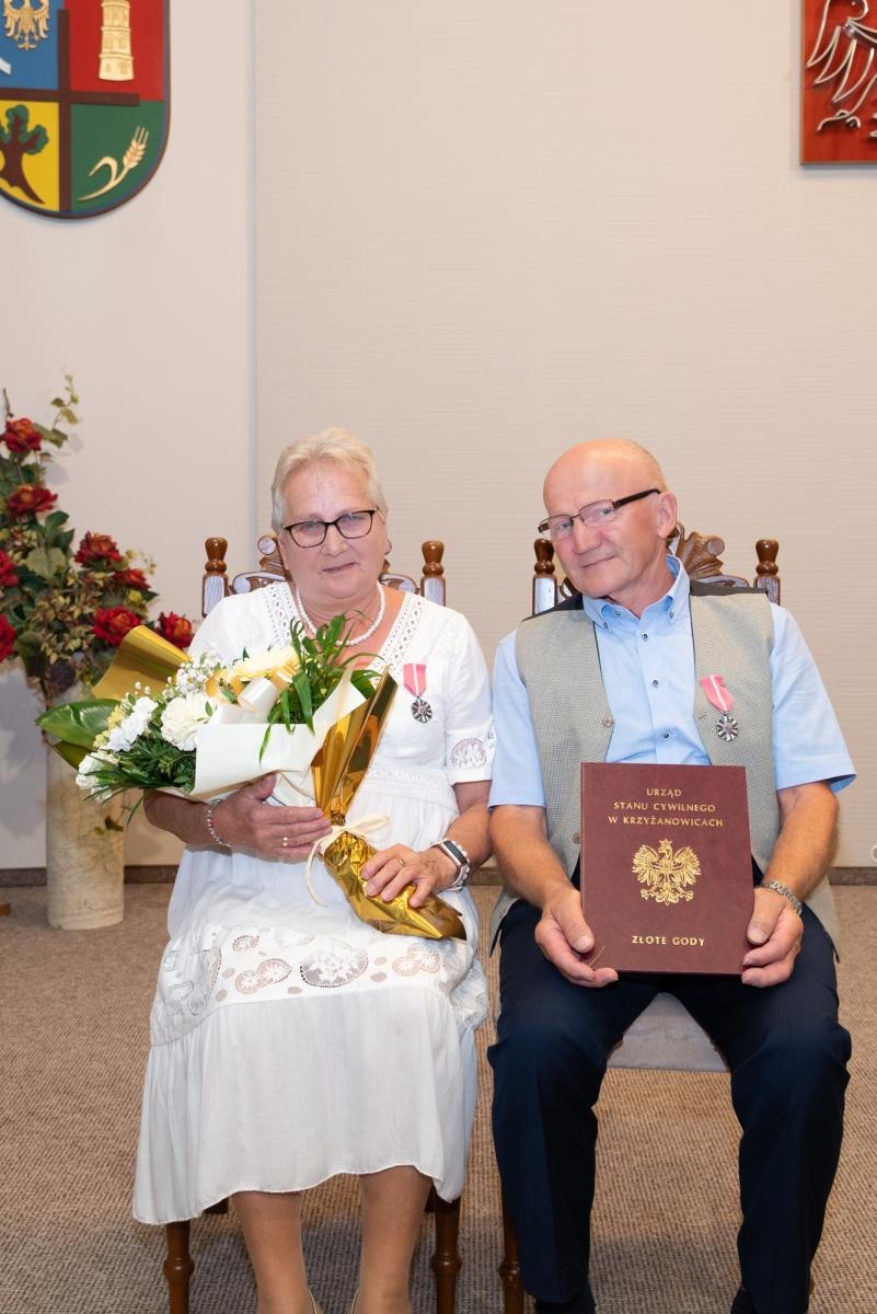 Zdjęcie w galerii na portalu naszraciborz.pl: Złote Gody w Gminie Krzyżanowice. Jubilaci odebrali medale za 50 lat małżeństwa wiadomości z regionu
