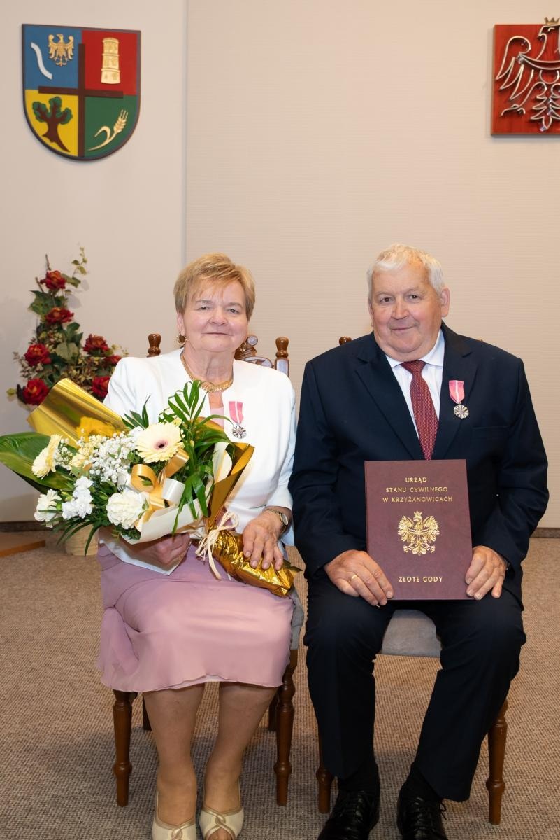 Zdjęcie w galerii na portalu naszraciborz.pl: Złote Gody w Gminie Krzyżanowice. Jubilaci odebrali medale za 50 lat małżeństwa wiadomości z regionu