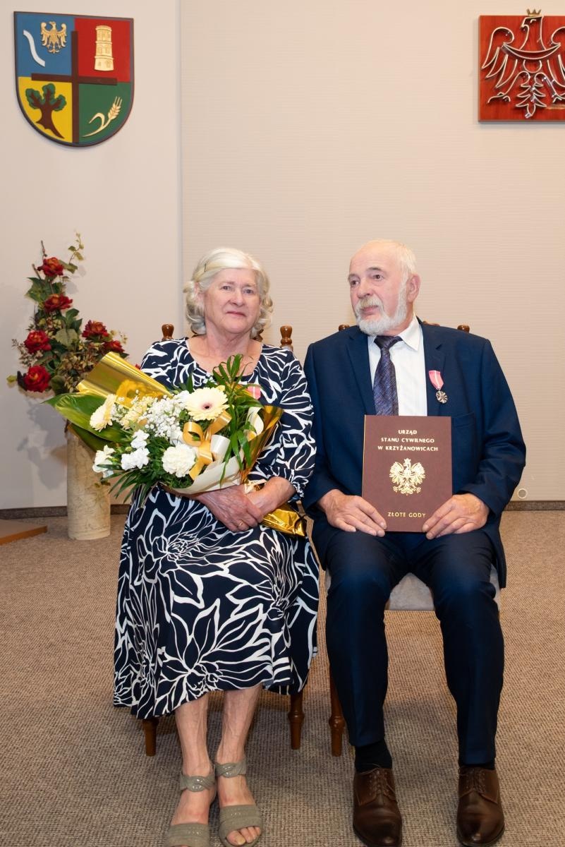 Zdjęcie w galerii na portalu naszraciborz.pl: Złote Gody w Gminie Krzyżanowice. Jubilaci odebrali medale za 50 lat małżeństwa wiadomości z regionu