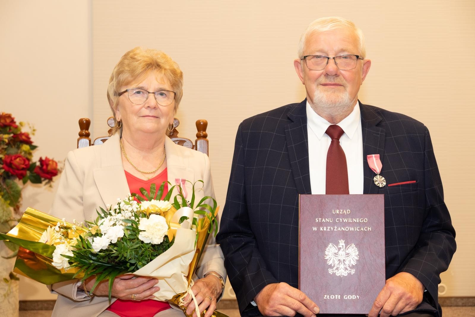 Zdjęcie w galerii na portalu naszraciborz.pl: Złote Gody w Gminie Krzyżanowice. Jubilaci odebrali medale za 50 lat małżeństwa wiadomości z regionu