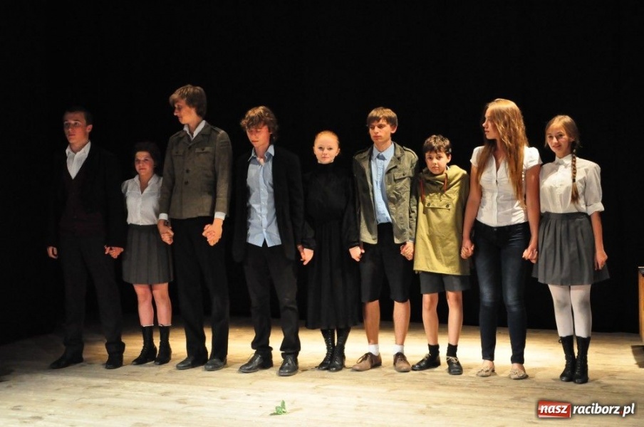 Zdjęcie w galerii na portalu naszraciborz.pl: Zmierzyli się z Gombrowiczem wiadomości z regionu