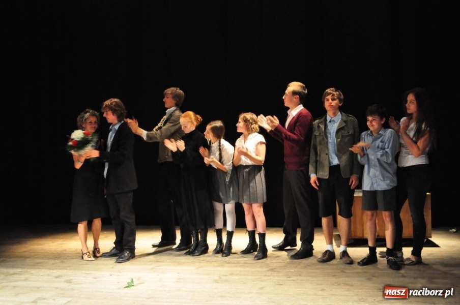 Zdjęcie w galerii na portalu naszraciborz.pl: Zmierzyli się z Gombrowiczem wiadomości z regionu