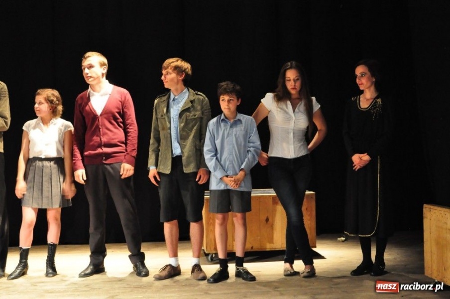 Zdjęcie w galerii na portalu naszraciborz.pl: Zmierzyli się z Gombrowiczem wiadomości z regionu