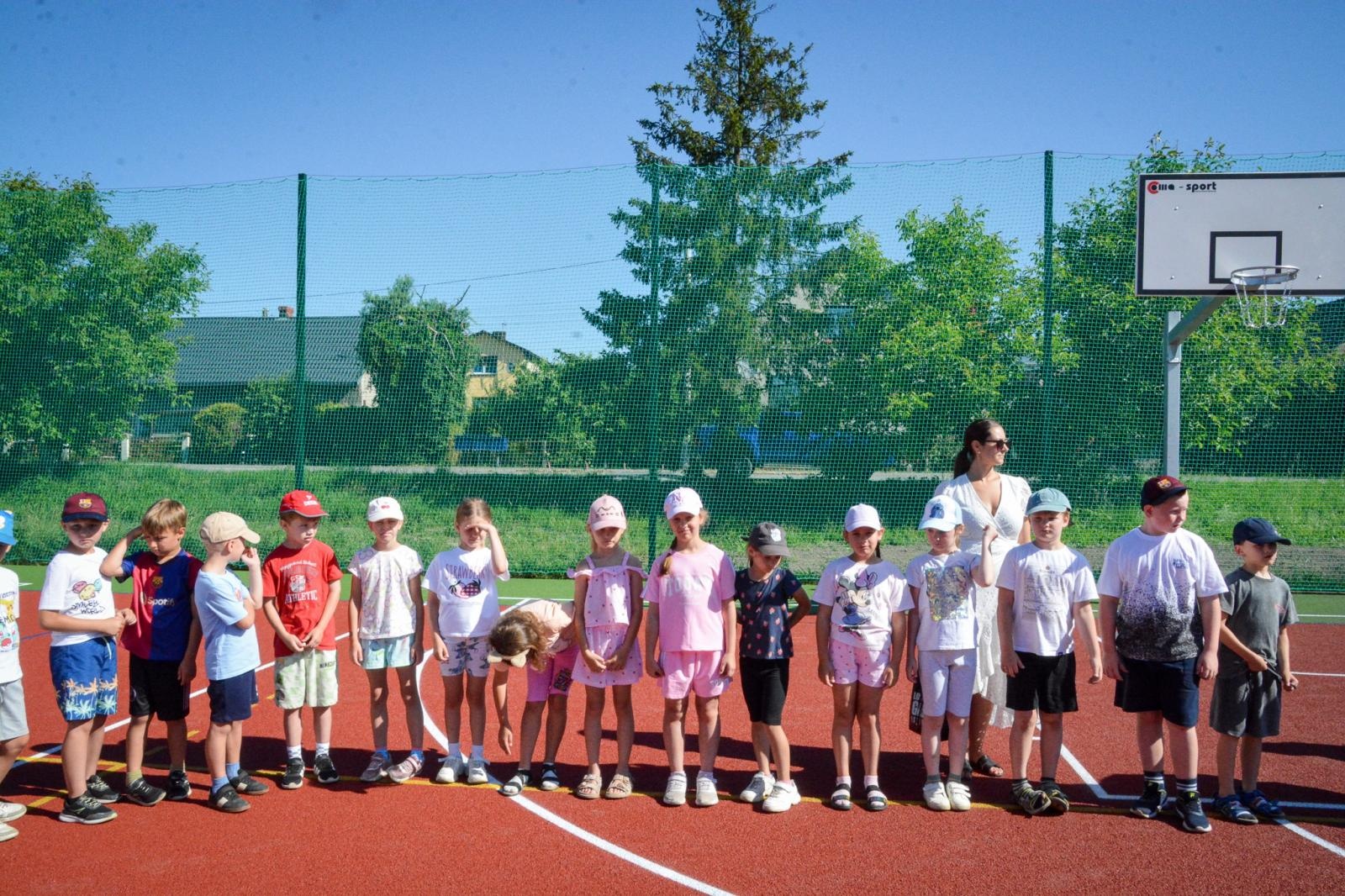 Zdjęcie w galerii na portalu naszraciborz.pl: Nowe boisko wielofunkcyjne w Kornicach oficjalnie oddane do użytku [FOTO i WIDEO] wiadomości z regionu