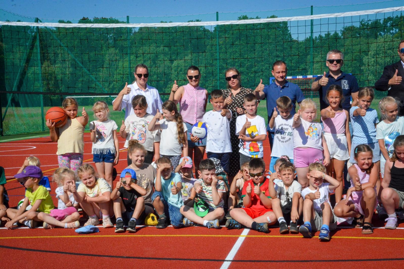 Zdjęcie w galerii na portalu naszraciborz.pl: Nowe boisko wielofunkcyjne w Kornicach oficjalnie oddane do użytku [FOTO i WIDEO] wiadomości z regionu