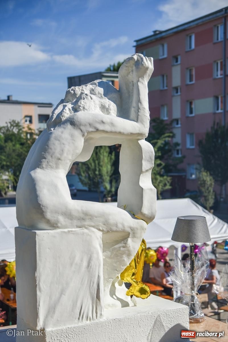 Zdjęcie w galerii na portalu naszraciborz.pl: Festyn Rodzinny: Radosne świętowanie przed szkołą muzyczną [FOTO i WIDEO] wiadomości z regionu