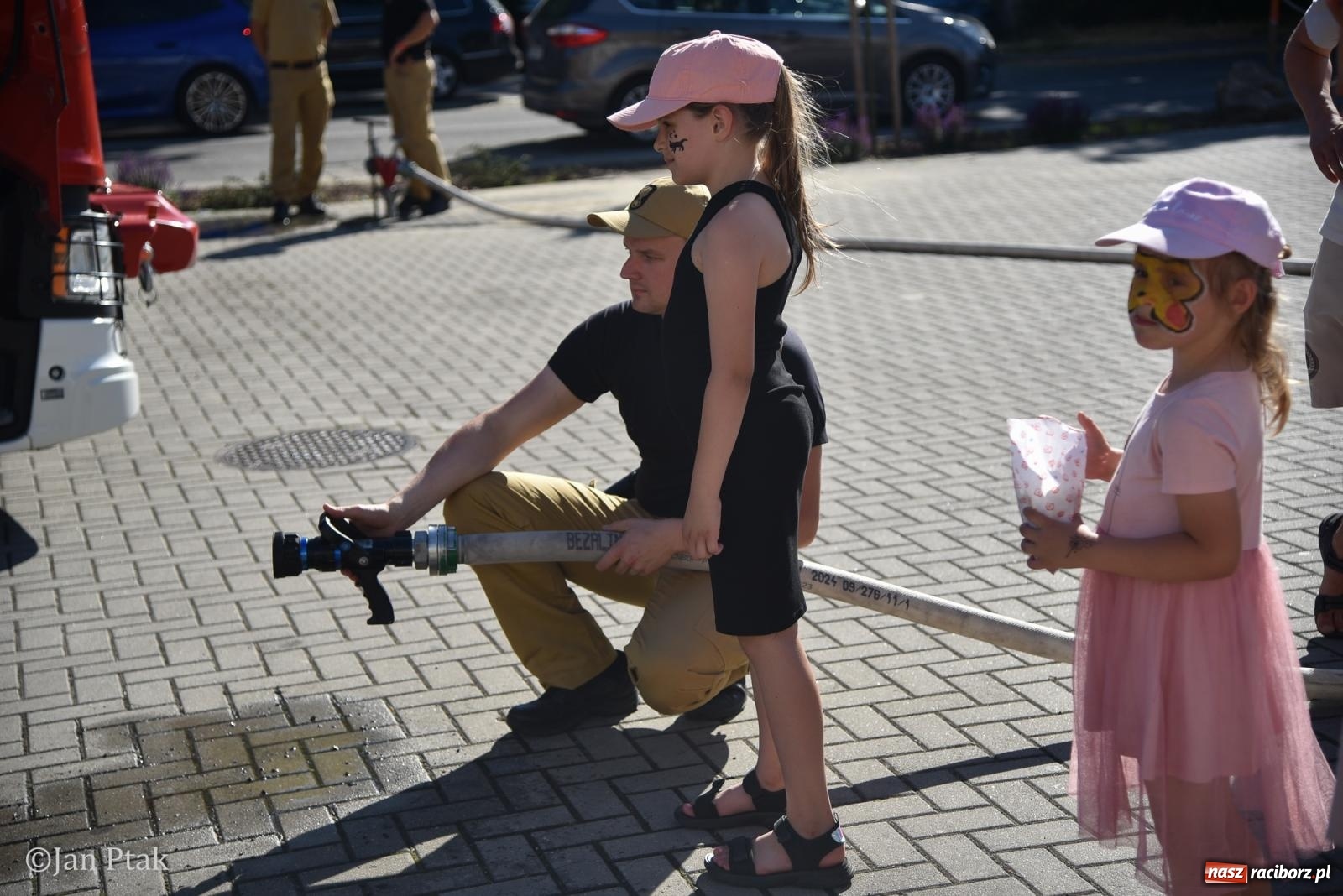 Zdjęcie w galerii na portalu naszraciborz.pl: Festyn Rodzinny: Radosne świętowanie przed szkołą muzyczną [FOTO i WIDEO] wiadomości z regionu