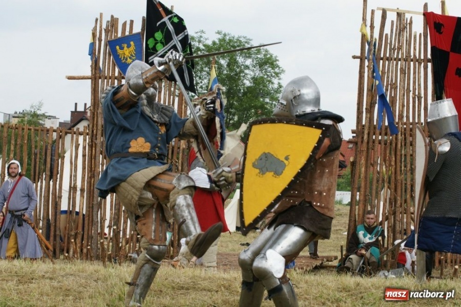 Zdjęcie w galerii na portalu naszraciborz.pl: Najazd na wioskę a potem bitwa wiadomości z regionu