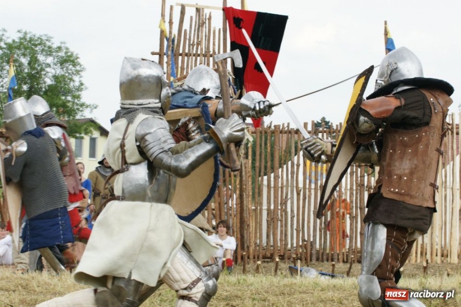 Zdjęcie w galerii na portalu naszraciborz.pl: Najazd na wioskę a potem bitwa wiadomości z regionu