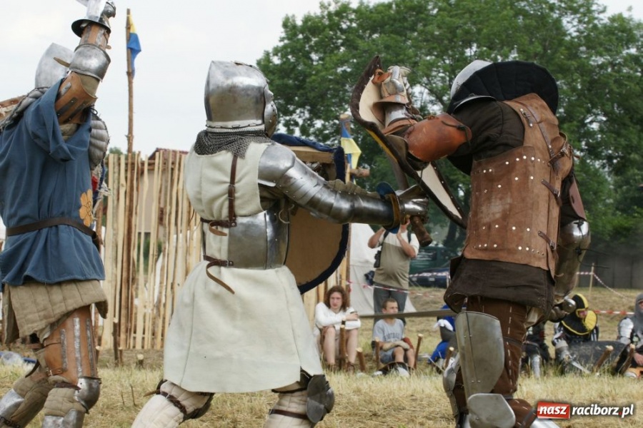 Zdjęcie w galerii na portalu naszraciborz.pl: Najazd na wioskę a potem bitwa wiadomości z regionu